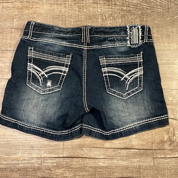 5/$15 denim jean shorts - Picture 4 of 8